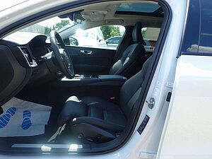 Volvo  T6 Ultra Dark AWD Pano/AHK/HUD/360°Cam