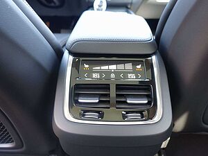 Volvo  Ultra B5 AWD Dark/360°Cam/HeadUp/B&W/Massag