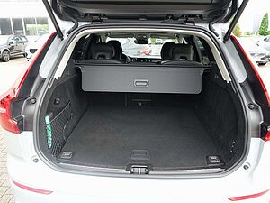Volvo  Ultra Dark T6 AWD Plug-in Hybrid HUD/B&W