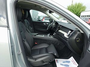 Volvo  Ultra Dark T6 AWD Plug-in Hybrid HUD/B&W