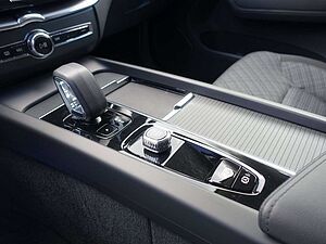 Volvo  Core B4 Mild-Hybrid/BLIS/AHK/Kamera/Carplay