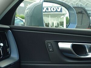Volvo  Core B4 Mild-Hybrid/BLIS/AHK/Kamera/Carplay