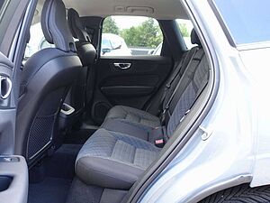 Volvo  Core B4 Mild-Hybrid/BLIS/AHK/Kamera/Carplay