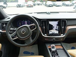 Volvo  Ultra B4 Dark/B&W/AHK/Pano/HeadUP/360°/BLIS