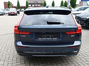 Volvo  Ultra B4 Dark/B&W/AHK/Pano/HeadUP/360°/BLIS