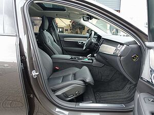 Volvo  Recharge Ultimate T8 AWD/B&W/HeadUP/Massage