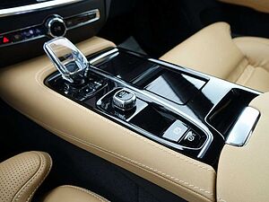 Volvo  Ultra Dark T6 AWD/Massage/AHK/B&W/360°/BLIS