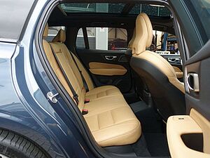 Volvo  Ultra T6 AWD/Massage/B&W/360°/AHK/HeadUP/BLS