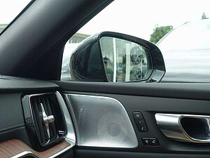 Volvo  Ultra T6 AWD/Massage/B&W/360°/AHK/HeadUP/BLS