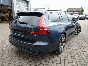 Volvo  Ultra T6 AWD/Massage/B&W/360°/AHK/HeadUP/BLS