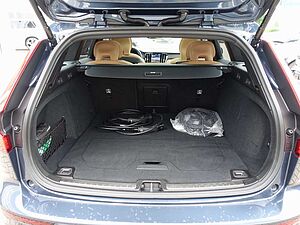 Volvo  Ultra T6 AWD/Massage/B&W/360°/AHK/HeadUP/BLS