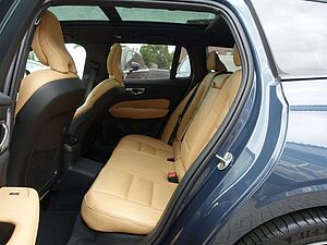 Volvo  Ultra T6 AWD/Massage/B&W/360°/AHK/HeadUP/BLS