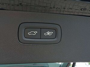 Volvo  Ultra T8 AWD/Pano/Memory/H&K/Kamera/HeadUP