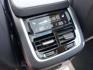 Volvo  Ultra Dark T8 AWD/360°/HeadUP//B&W/Massage