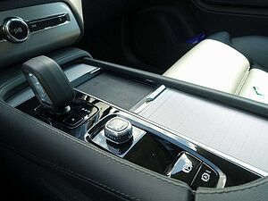Volvo  Recharge Plus Dark T8 AWD/AHK/Pano/360°/H&K