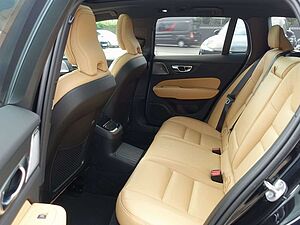 Volvo  Ultra Dark T6 AWD Plug-in Hybrid B&W/AHK/360