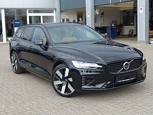 Volvo  Ultra Dark T6 AWD Plug-in Hybrid B&W/AHK/360