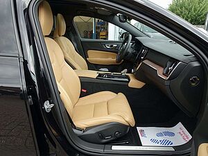 Volvo  Ultra Dark T6 AWD Plug-in Hybrid B&W/AHK/360