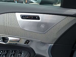 Volvo  Plus Bright T8 AWD HUD/B&W/FOUR-C/AHK/360
