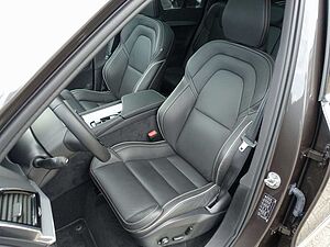 Volvo  Plus Bright T8 AWD PANO/B&W/FOUR-C/AHK/BLIS