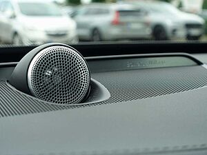 Volvo  Plus Bright T8 AWD PANO/B&W/FOUR-C/AHK/BLIS