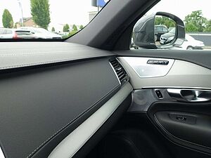 Volvo  Plus Bright T8 AWD PANO/B&W/FOUR-C/AHK/BLIS