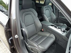 Volvo  Plus Bright T8 AWD PANO/B&W/FOUR-C/AHK/BLIS
