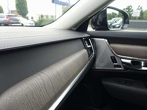 Volvo  Recharge Ultimate T8 AWD B&W/HUD/SHD/360°