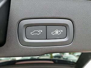 Volvo  Black Edition Ultra T6 AWD B&W/PANO/HUD/360