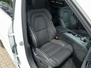 Volvo  Plus Bright T8 AWD Plug-in Hybrid PANO/B&W