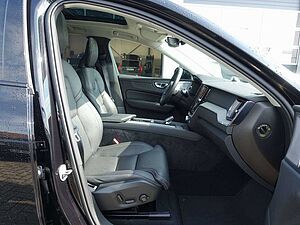 Volvo  Ultra Dark B5 AWD/Four-C/360°Cam/Massage