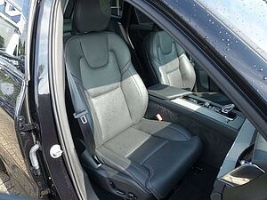 Volvo  Ultra Dark B5 AWD/Four-C/360°Cam/Massage
