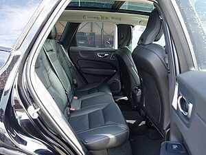 Volvo  Ultra Dark B5 AWD/Four-C/360°Cam/Massage