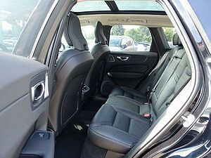 Volvo  Ultra Dark B5 AWD/Four-C/360°Cam/Massage