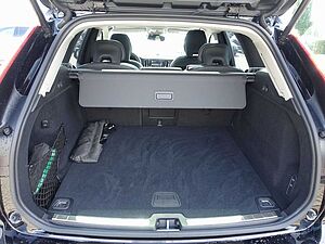 Volvo  Ultra Dark B5 AWD/Four-C/360°Cam/Massage