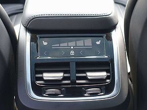 Volvo  Ultra Dark B5 AWD/Four-C/360°Cam/Massage