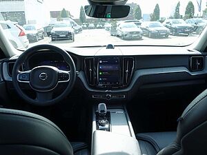 Volvo  Ultra Dark B5 AWD/Four-C/360°Cam/Massage