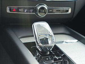 Volvo  Ultra Dark B5 AWD/Four-C/360°Cam/Massage
