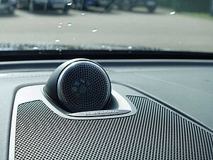 Volvo  Ultra Dark B5 AWD/Four-C/360°Cam/Massage