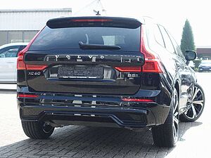 Volvo  Ultra Dark B5 AWD/Four-C/360°Cam/Massage