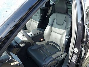 Volvo  Ultra Dark B5 AWD/Four-C/360°Cam/Massage