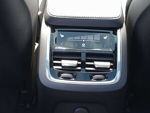 Volvo  Plus T8 AWD Plug-in Hybrid/FourC/AHK/B&W