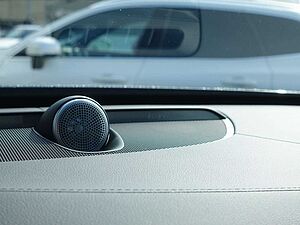 Volvo  Plus T8 AWD Plug-in Hybrid/FourC/AHK/B&W