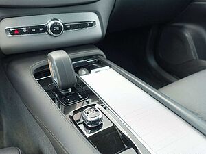 Volvo  Plus T8 AWD Plug-in/360°Cam/HeadUp/Panorama