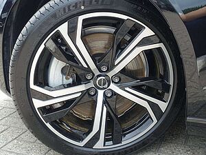 Volvo  Plus Dark T6 AWD Plug-in Hybrid PANO/AHK/360