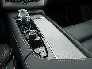 Volvo  Plus Bright T8 AWD Plug-in Hybrid PANO/B&W