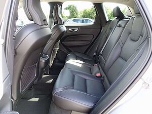 Volvo  B4 Plus Dark AWD 360°Cam/AHK/Harman/Kardon