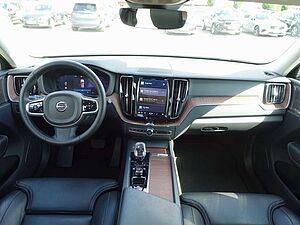 Volvo  B4 Plus Dark AWD 360°Cam/AHK/Harman/Kardon