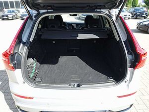 Volvo  B4 Plus Dark AWD 360°Cam/AHK/Harman/Kardon