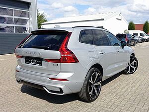 Volvo  B4 Plus Dark AWD 360°Cam/AHK/Harman/Kardon